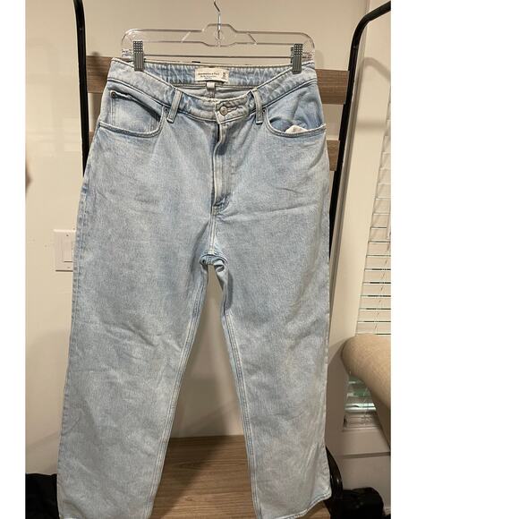 Abercrombie & Fitch Curve Love 90s Relaxed High Rise Jeans Denim - Picture 2 of 4